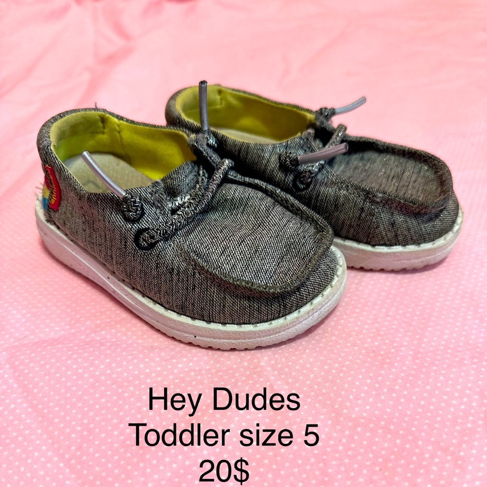 Hey dudes toddler size 5.